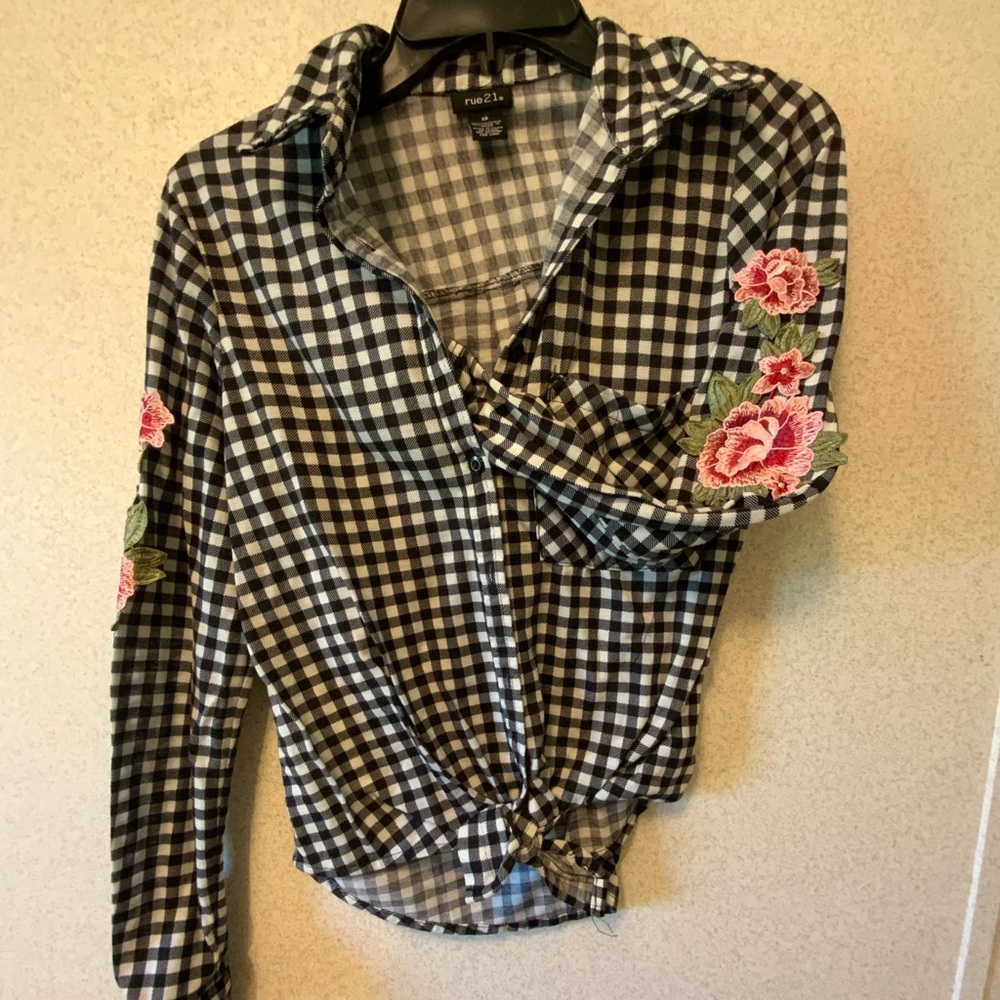 Rue 21 black and white check floral embroidery